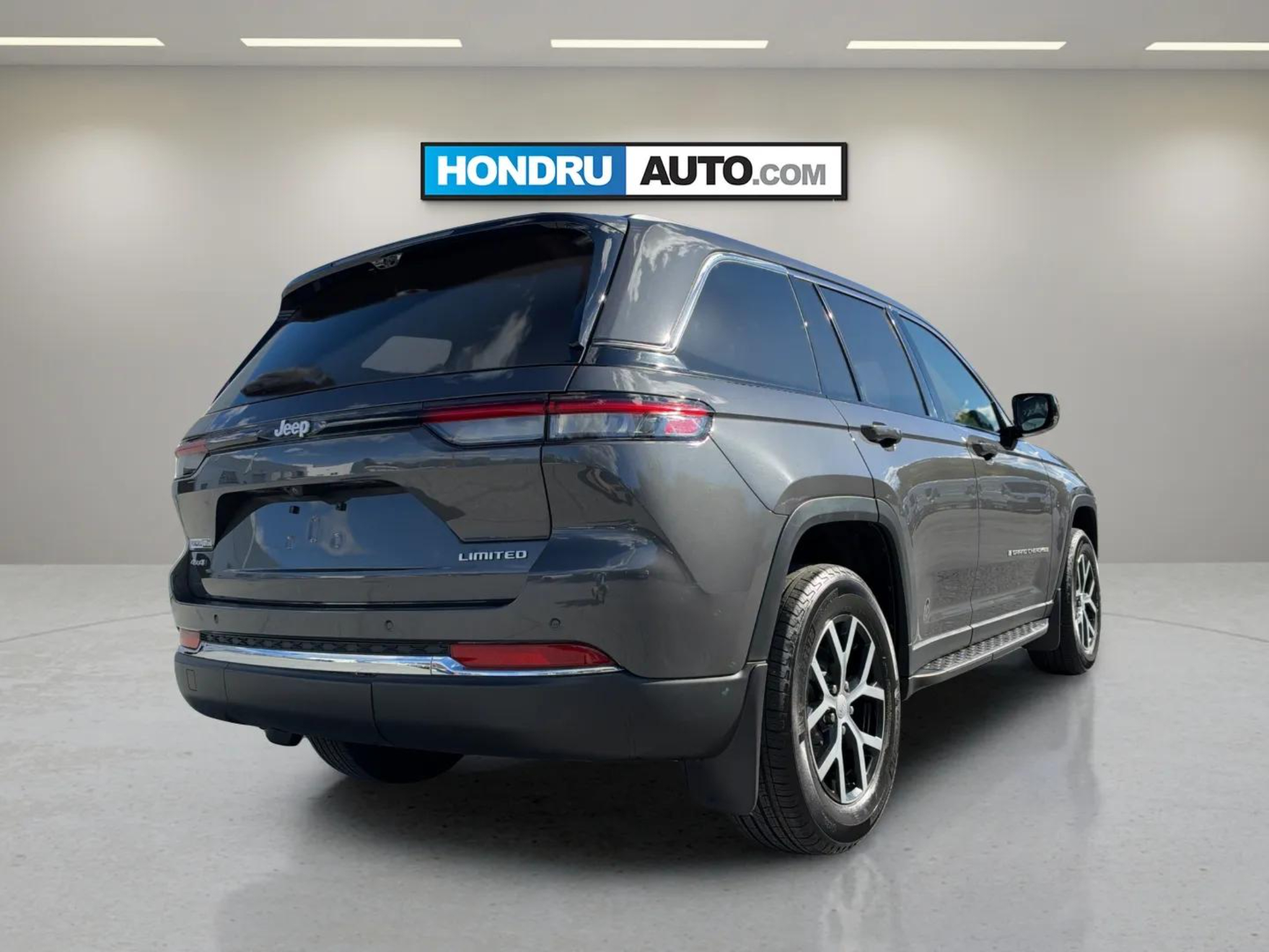 Used 2025 Jeep Grand Cherokee Limited Sport Utility