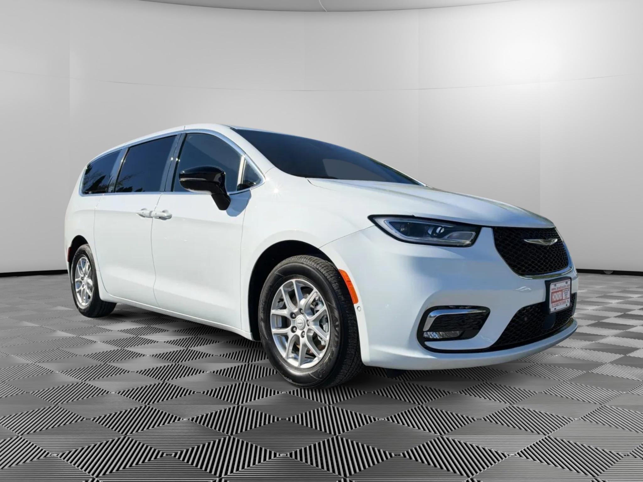 Used 2026 Chrysler Pacifica Select Passenger Van