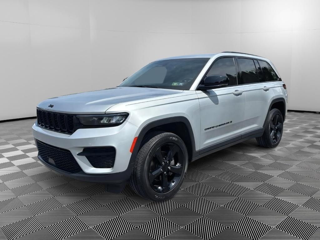 Used 2023 Jeep Grand Cherokee Altitude Sport Utility