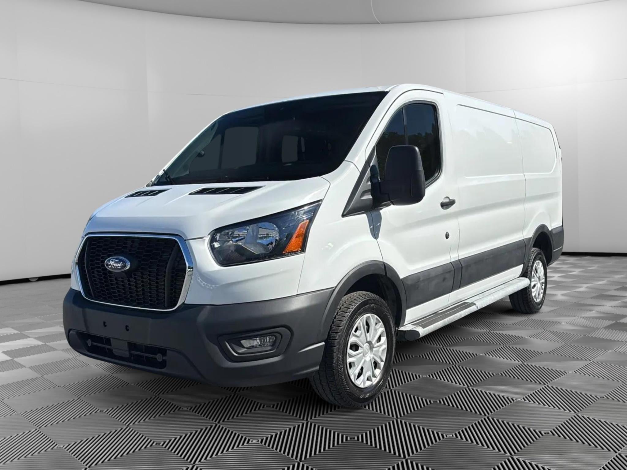 2025 Ford Transit Van Base