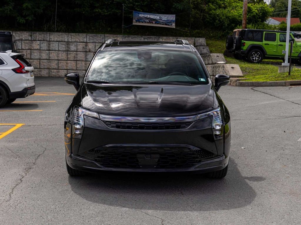 New 2027 Chrysler Pacifica LIMITED Passenger Van