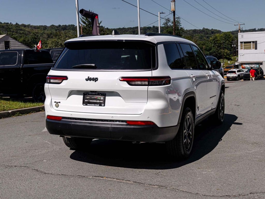 New 2027 Jeep Grand Cherokee L LAREDO ALTITUDE 4X4 Sport Utility