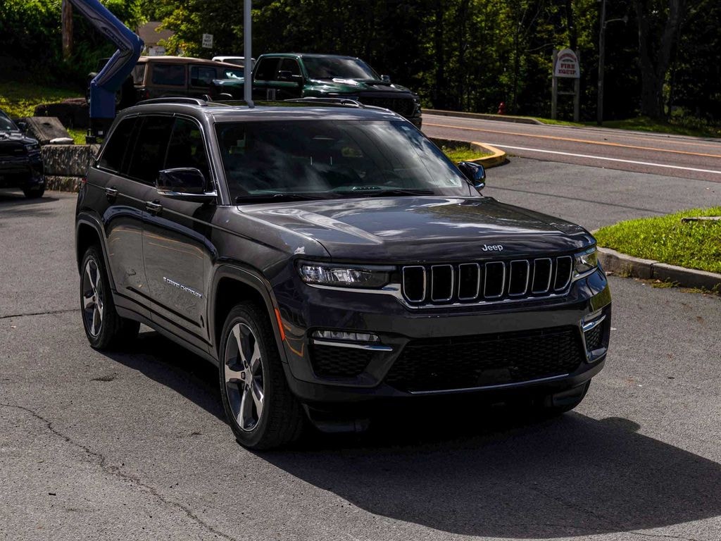 Used 2025 Jeep Grand Cherokee 4xe SUV