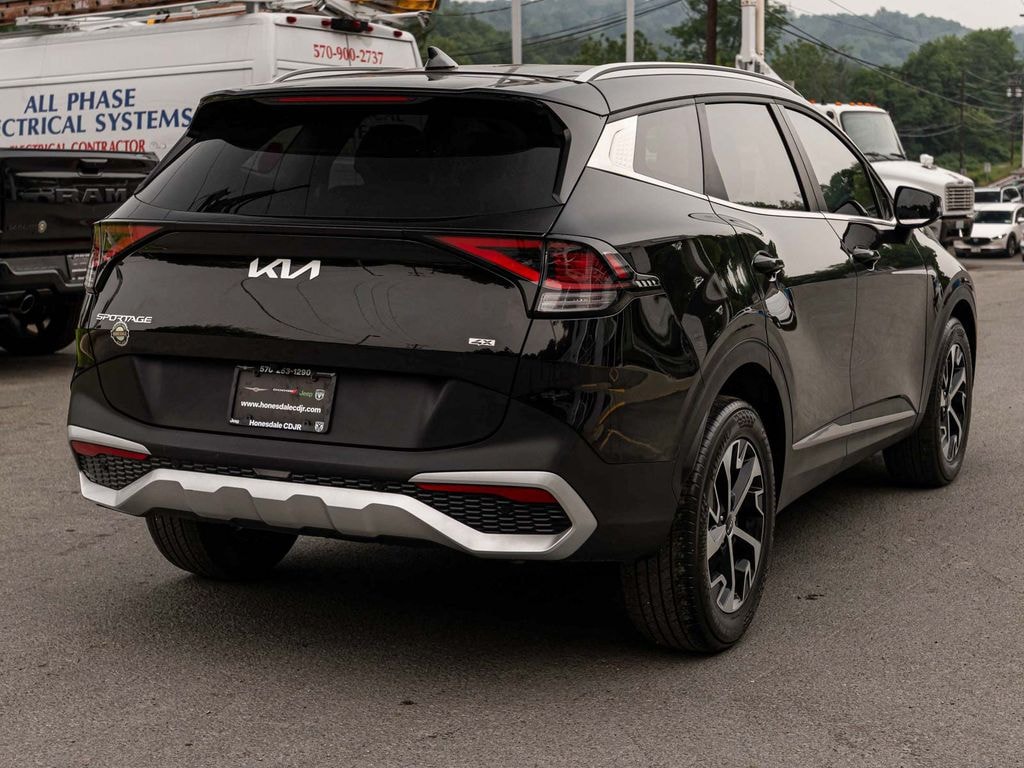 Used 2025 Kia Sportage EX SUV
