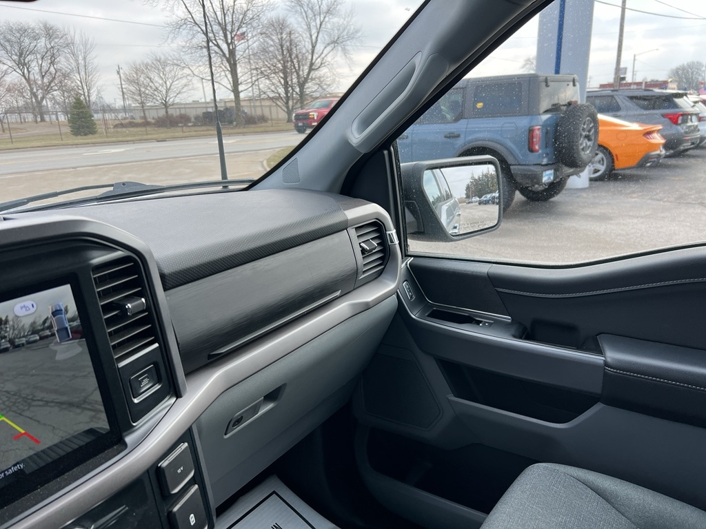 2025 Ford F-150 XLT - Photo 17