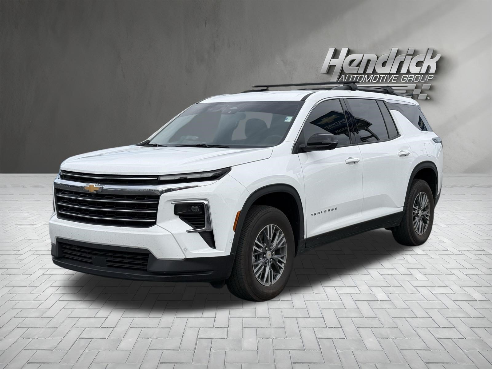 Used 2025 Chevrolet Traverse FWD LT SUV