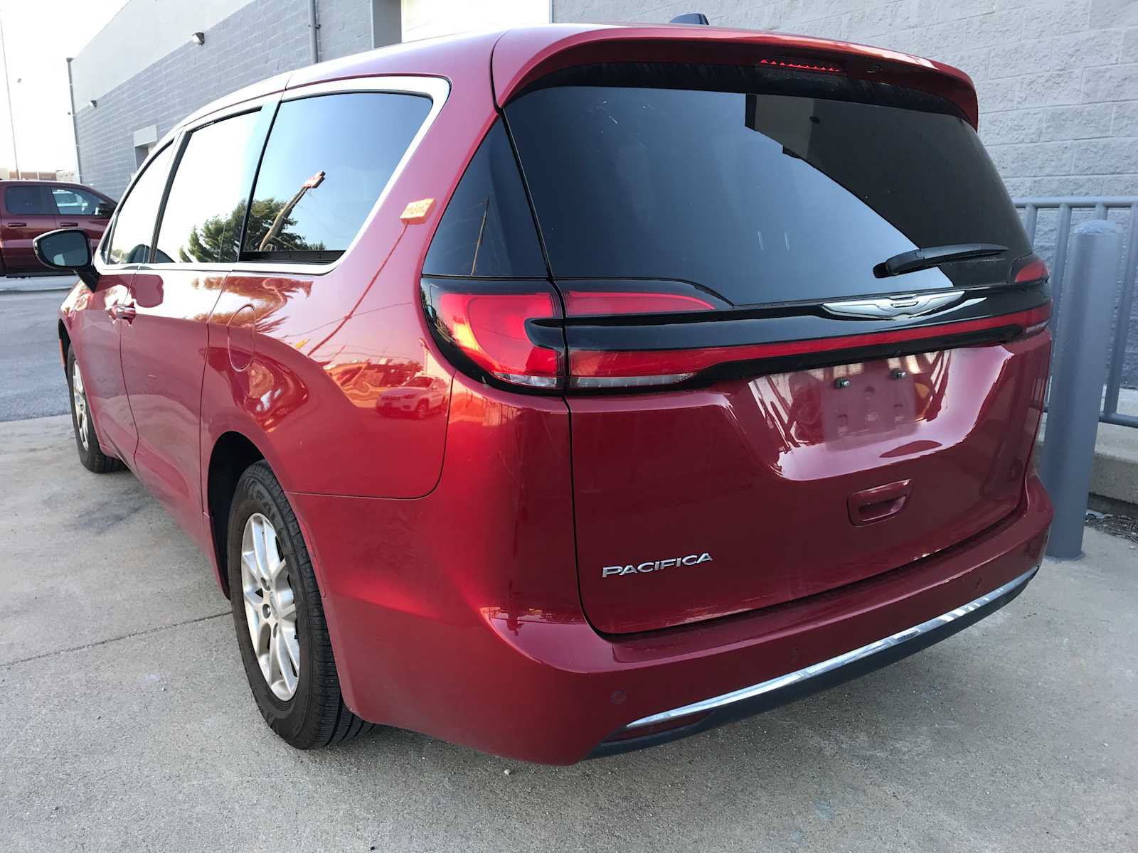 Used 2025 Chrysler Pacifica Select Van Passenger Van