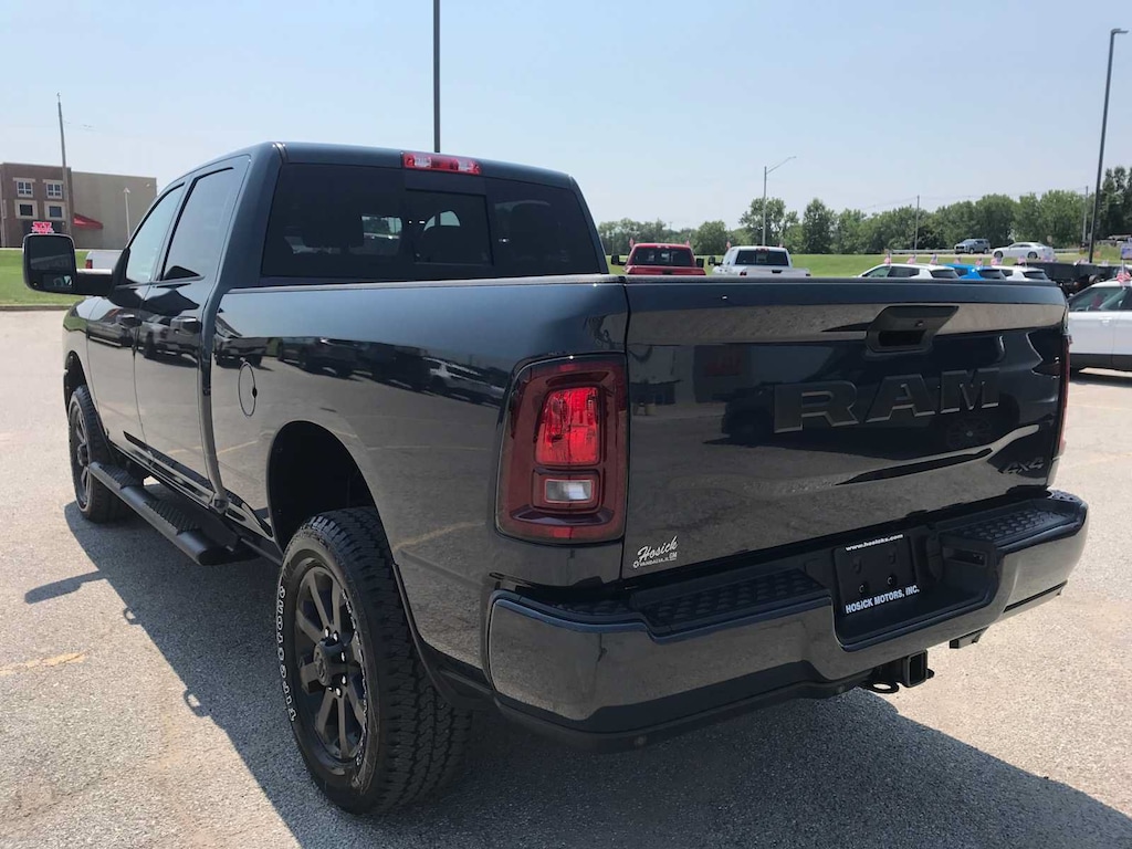 New 2026 Ram 2500 BLACK EXPRESS CREW CAB 4X4 6'4 BOX Pickup