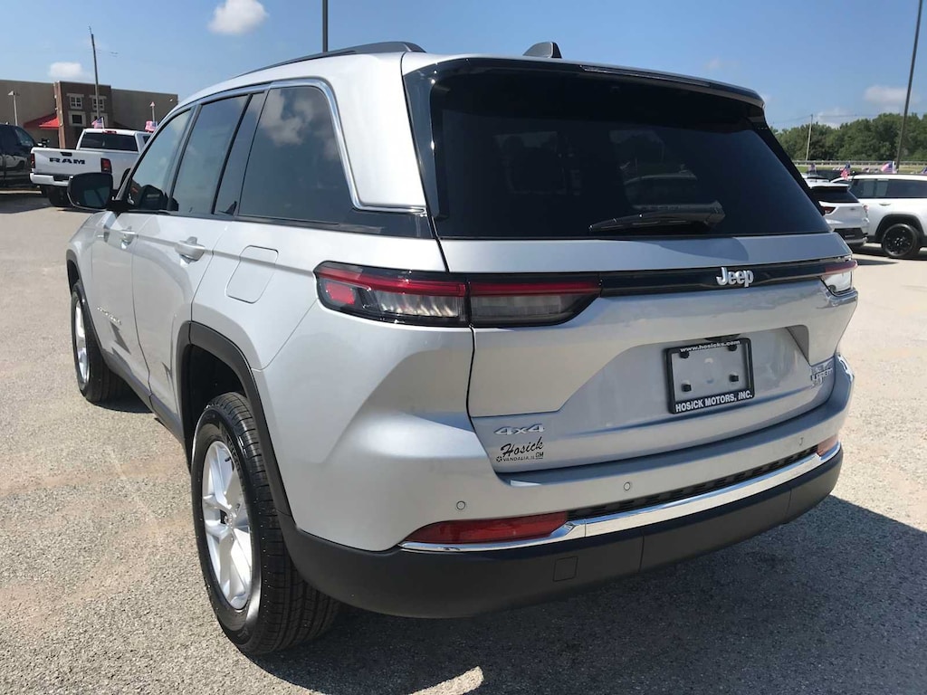 New 2026 Jeep Grand Cherokee LAREDO X 4X4 Sport Utility