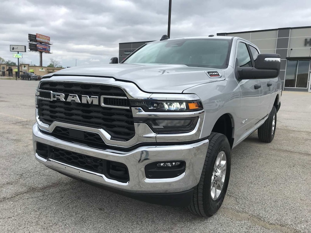 New 2026 Ram 2500 BIG HORN CREW CAB 4X4 6'4 BOX Pickup