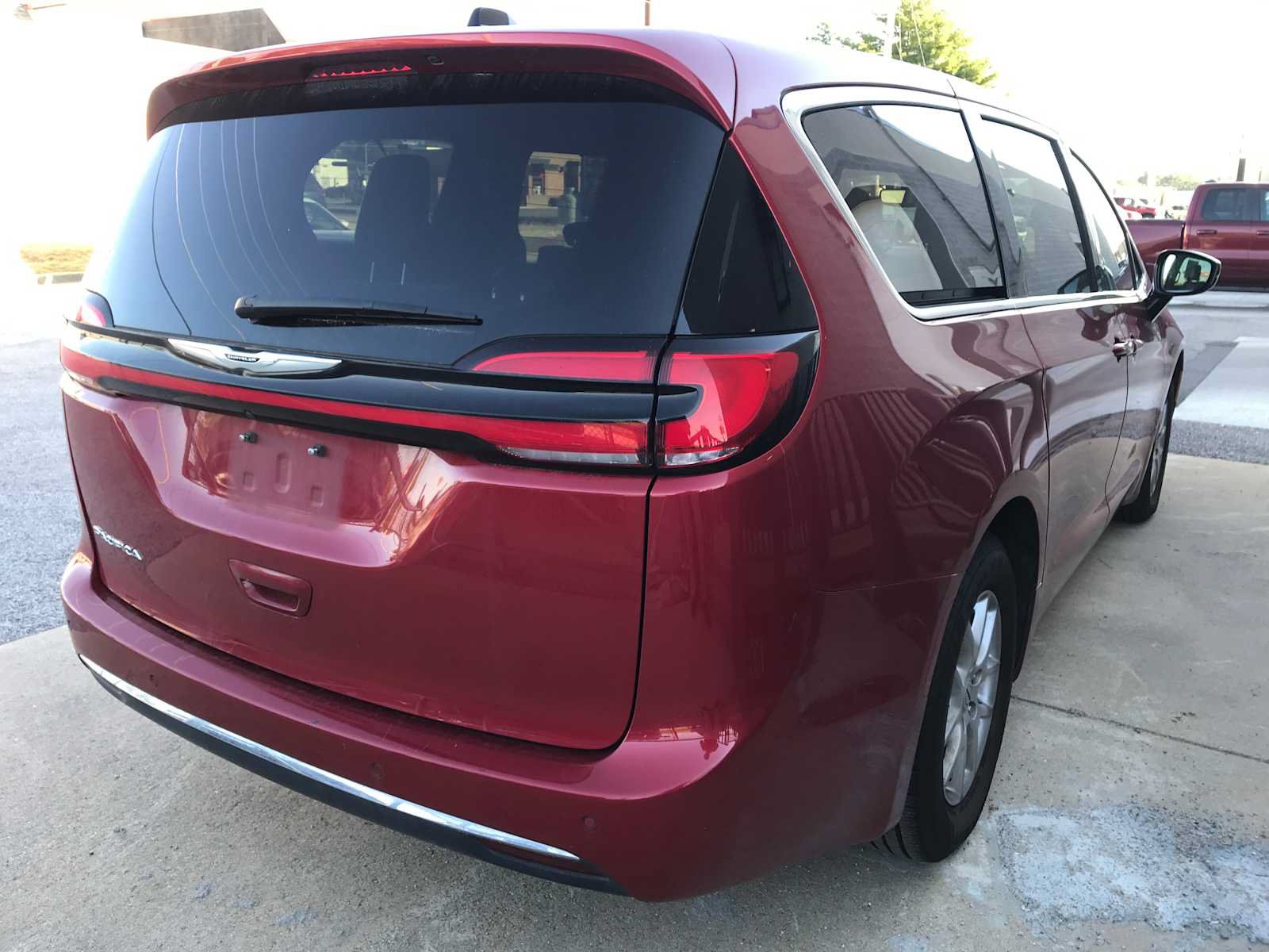 Used 2025 Chrysler Pacifica Select Van Passenger Van