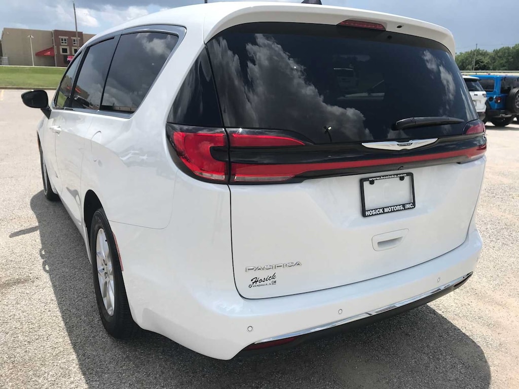 Used 2024 Chrysler Pacifica Touring L Van Passenger Van