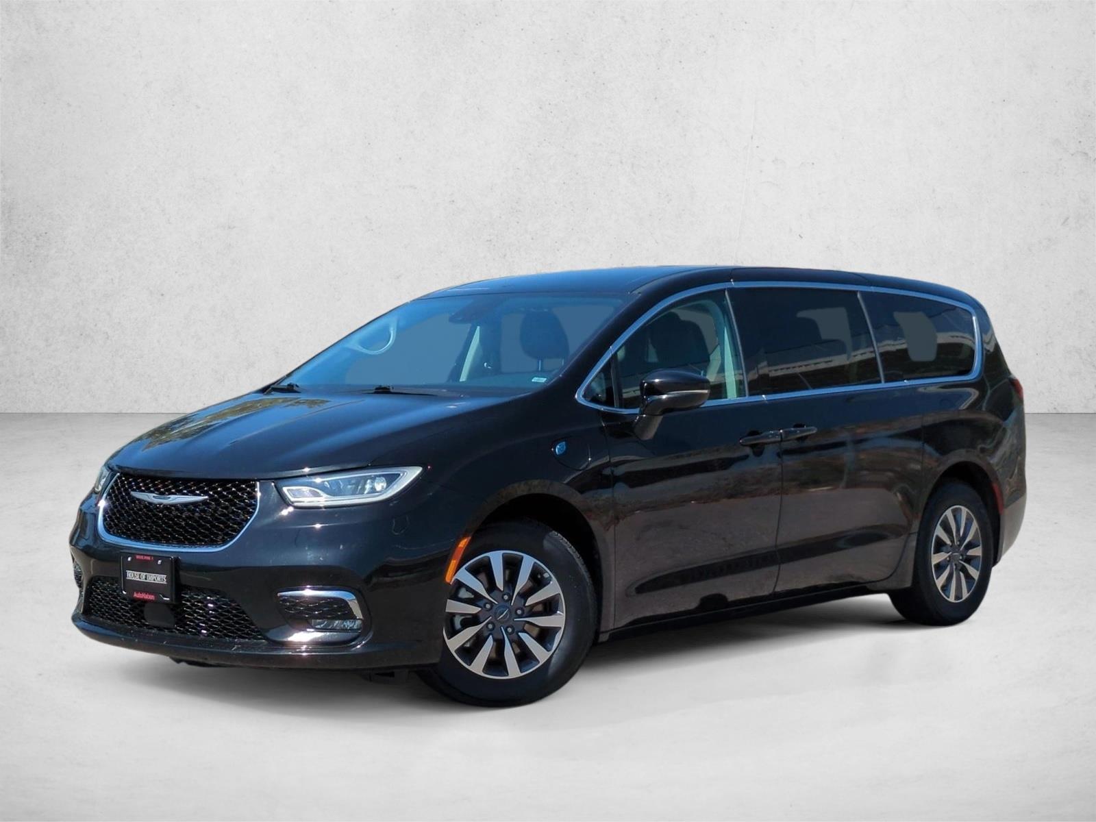 2024 Chrysler Pacifica PHEV