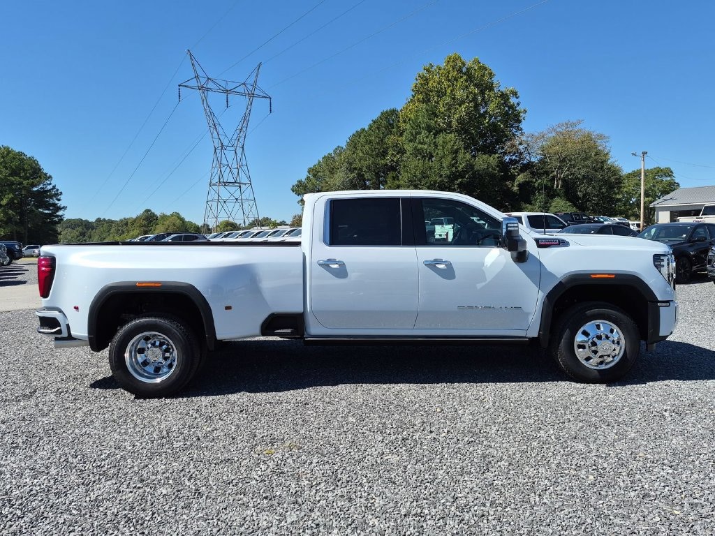 New 2026 GMC Sierra 3500 HD Denali DRW Truck — photo 2 of 4