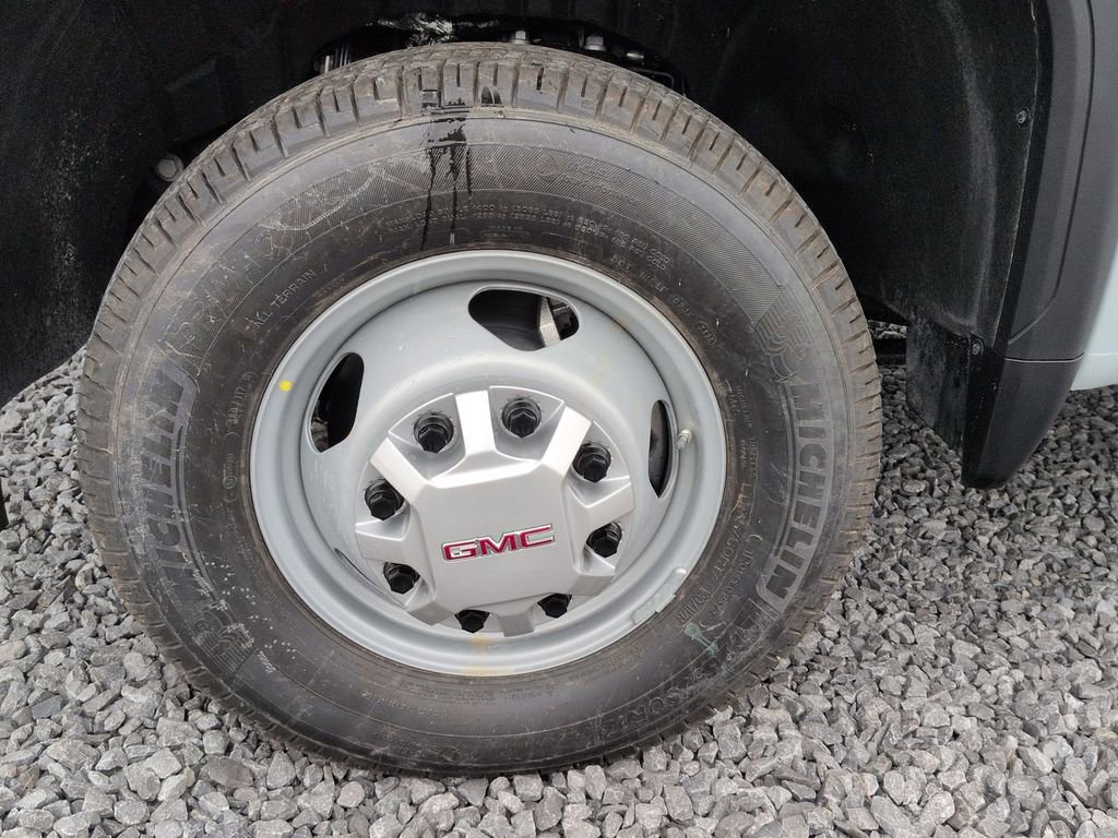 2026 GMC Sierra 3500 Chassis Cab Pro - Photo 29