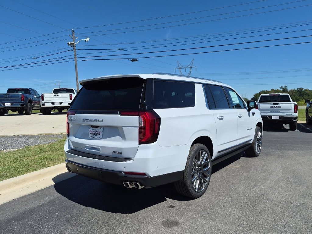 New 2026 GMC Yukon XL Denali Ultimate SUV — photo 3 of 4