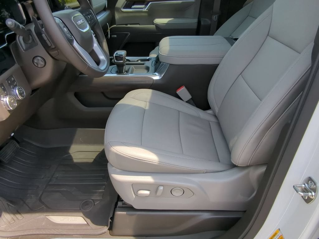2026 GMC Sierra 1500 SLT - Photo 19