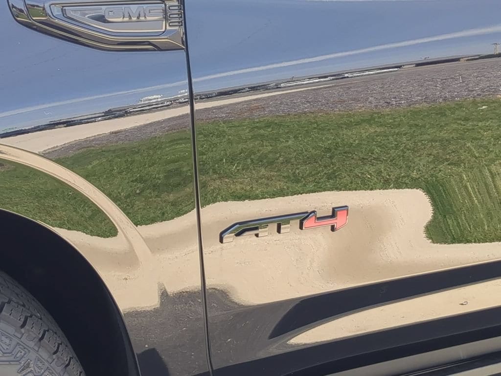 2026 GMC Yukon AT4 Ultimate - Photo 32