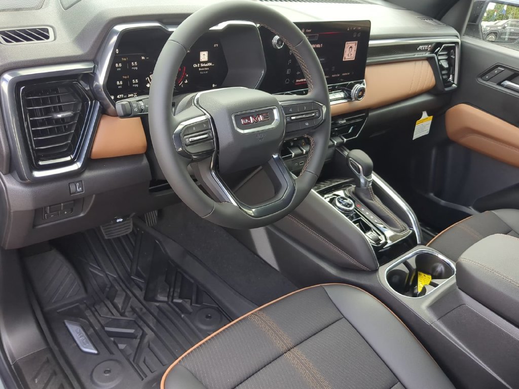 2026 GMC Canyon AT4 - Photo 8
