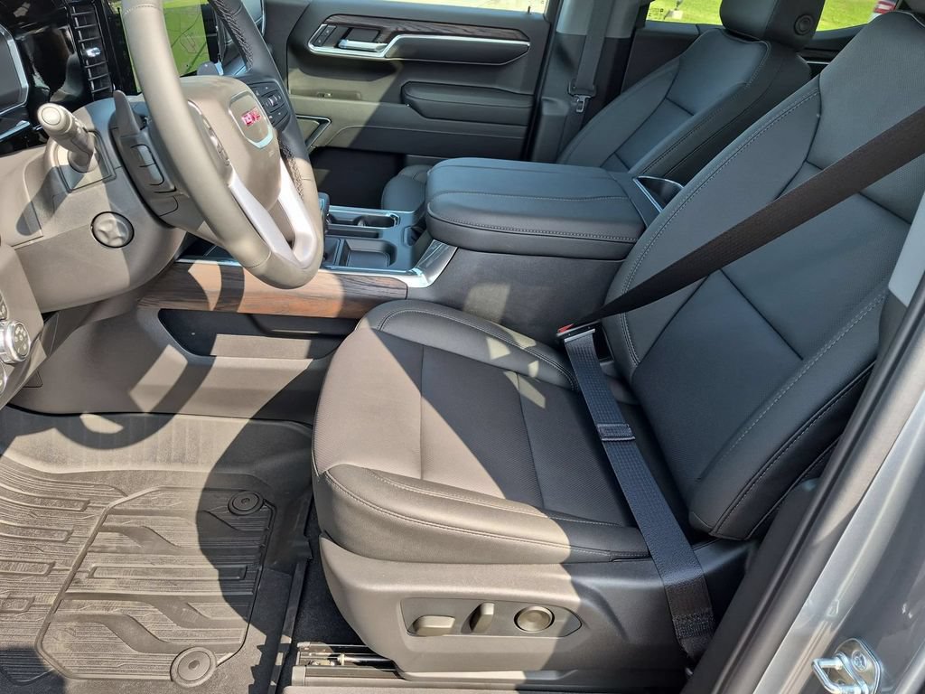 2026 GMC Sierra 1500 SLT - Photo 18
