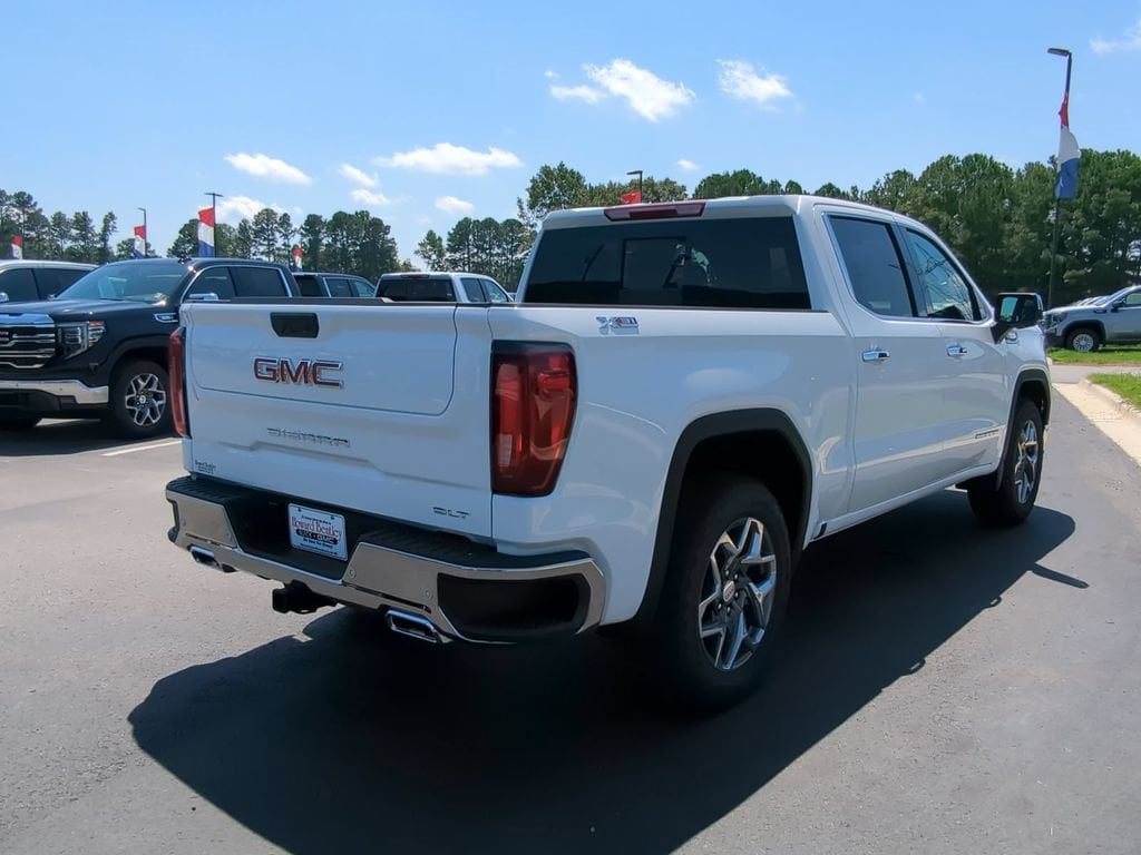 New 2026 GMC Sierra 1500 SLT Truck — photo 3 of 4