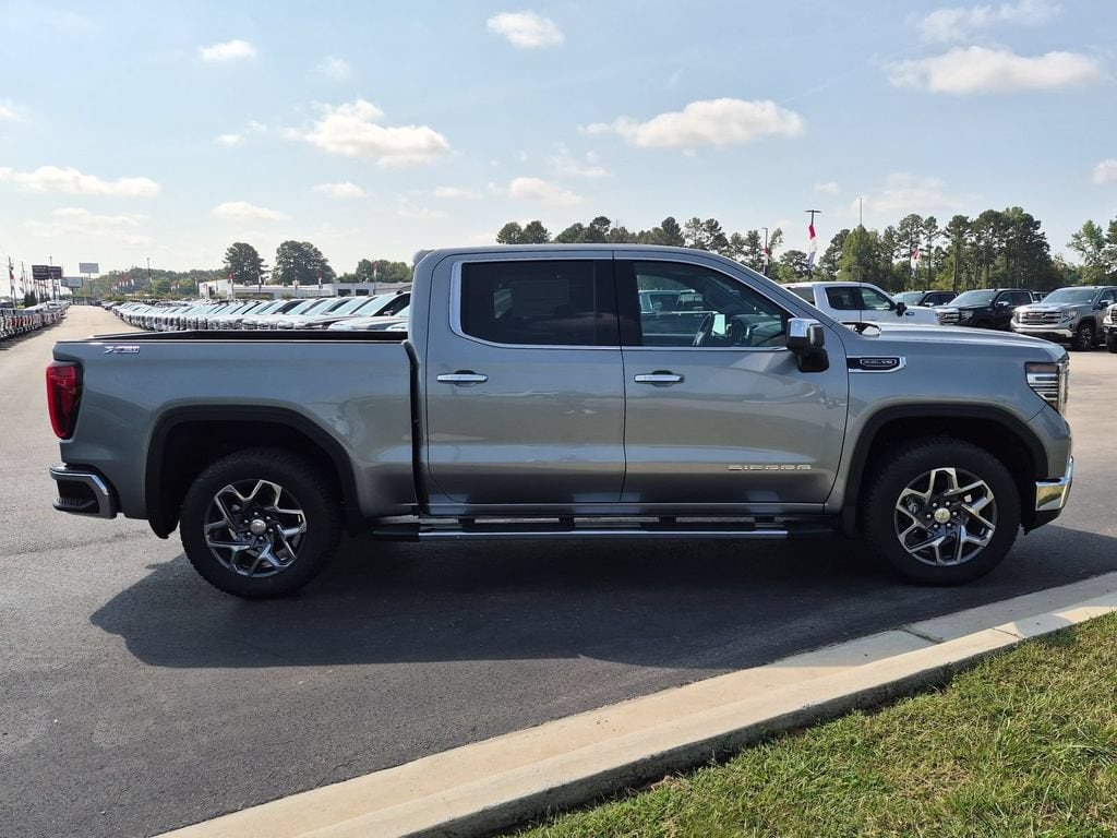 2026 GMC Sierra 1500 SLT - Photo 2