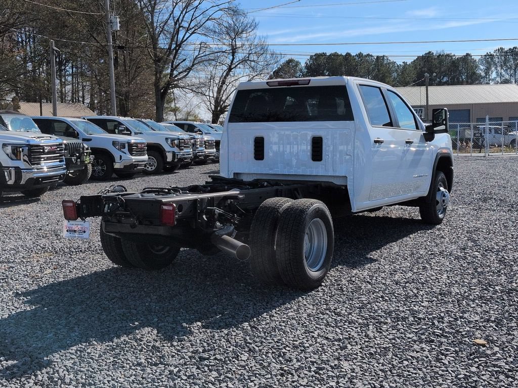 New 2026 GMC Sierra 3500 HD Chassis Cab Pro Truck — photo 3 of 4
