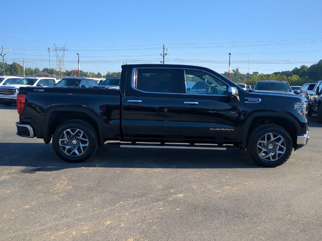Used 2024 GMC Sierra 1500 SLT Truck Used 2024 GMC Sierra 1500 SLT Truck — photo 2 of 4