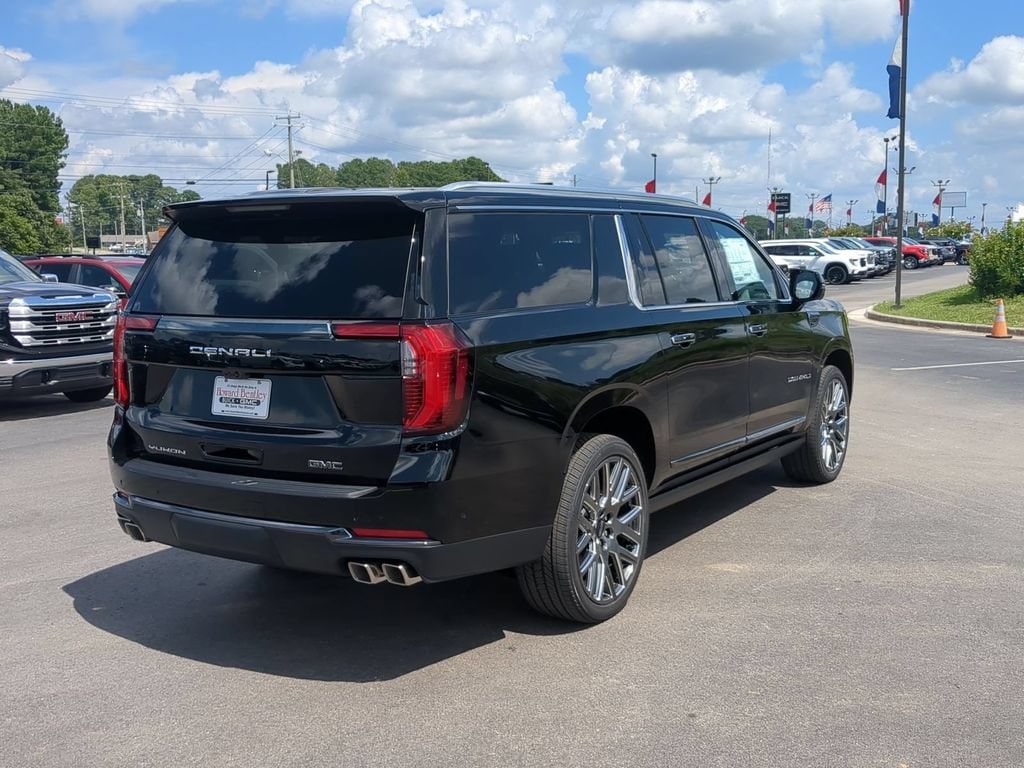 New 2026 GMC Yukon XL Denali Ultimate SUV — photo 3 of 4