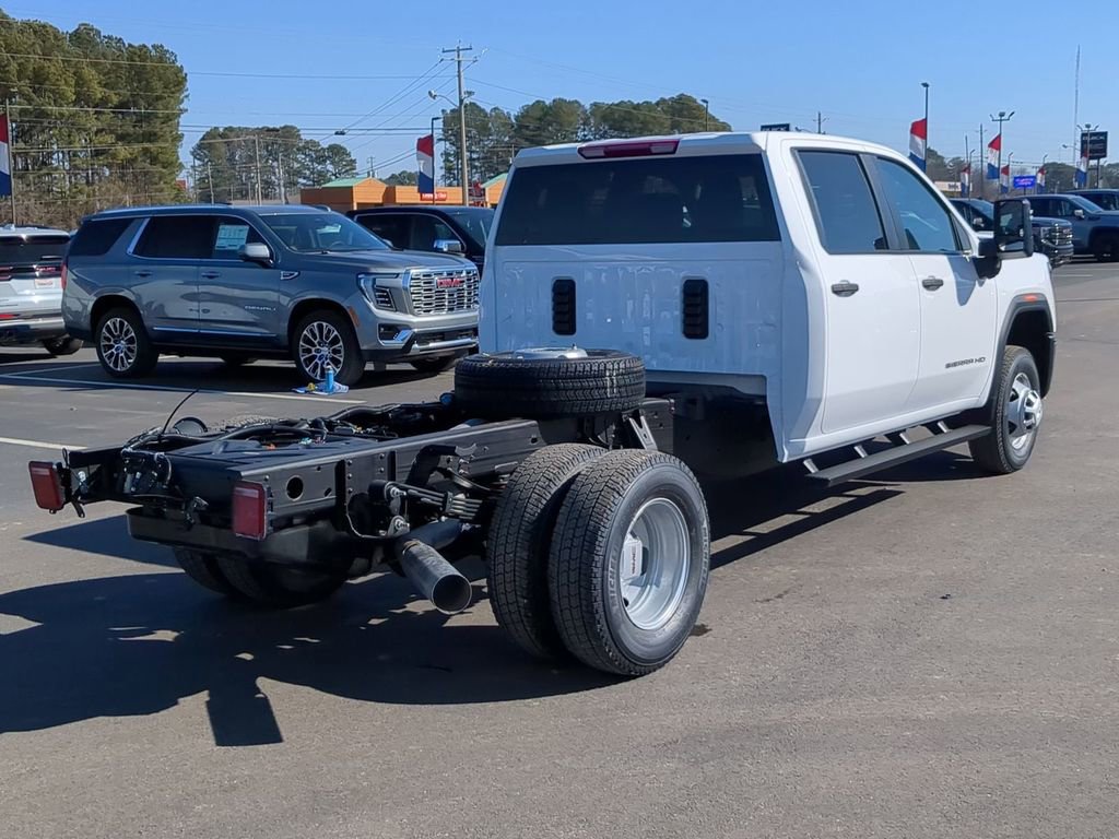 New 2026 GMC Sierra 3500 HD Chassis Cab Pro Truck — photo 3 of 4