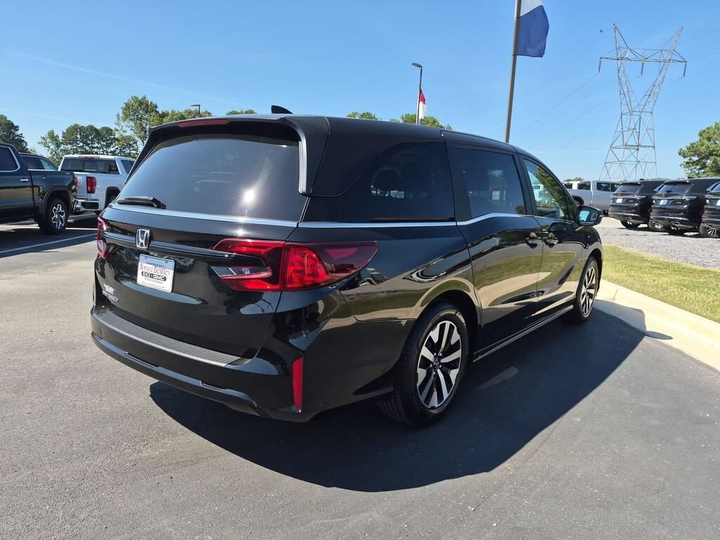 Used 2025 Honda Odyssey EX-L Used 2025 Honda Odyssey EX-L — photo 4 of 4