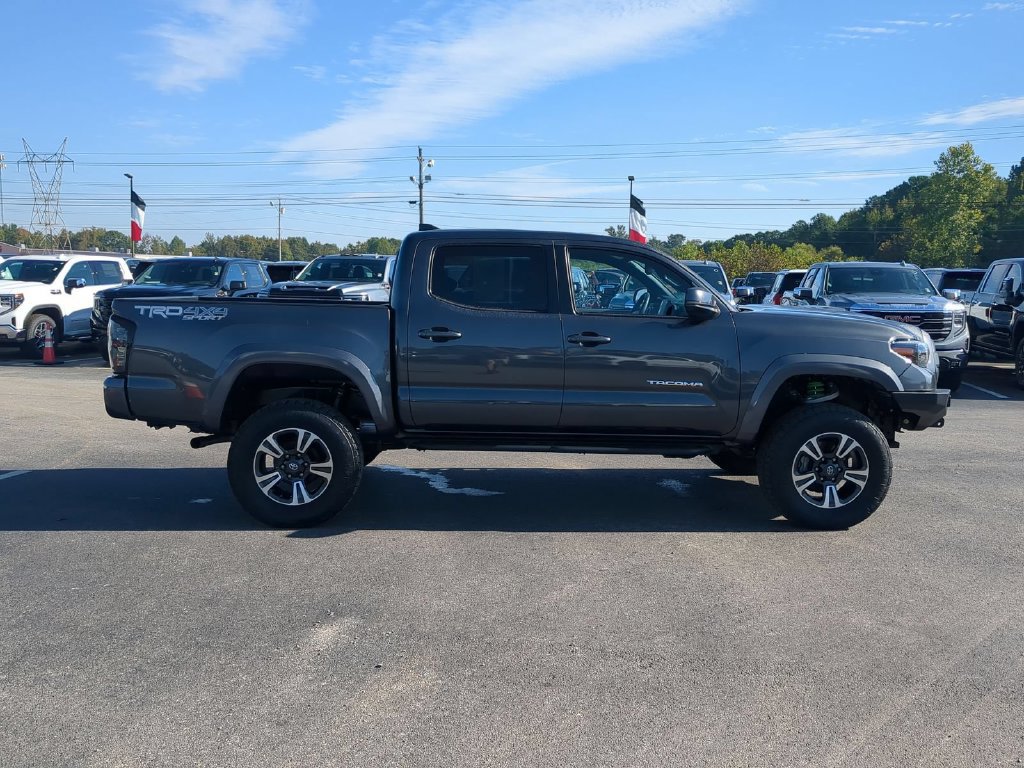 Used 2018 Toyota Tacoma TRD Off Road Truck Used 2018 Toyota Tacoma TRD Off Road Truck — photo 2 of 4
