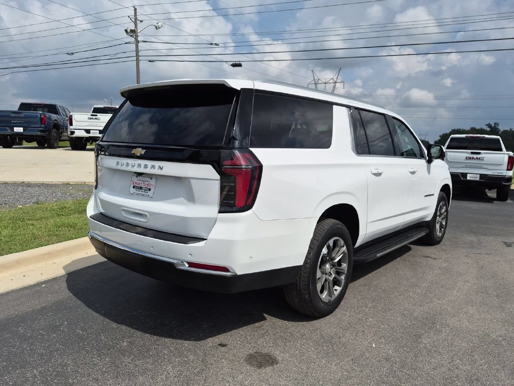 Used 2025 Chevrolet Suburban LS SUV — photo 4 of 4