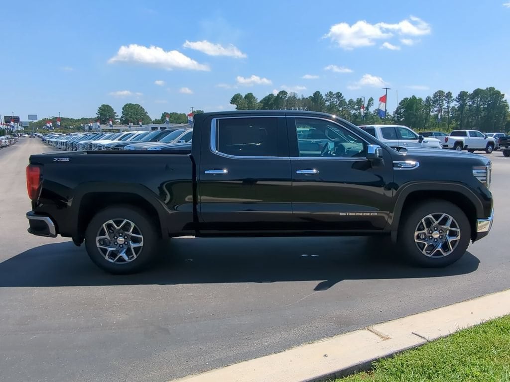 New 2026 GMC Sierra 1500 SLT Truck — photo 2 of 4