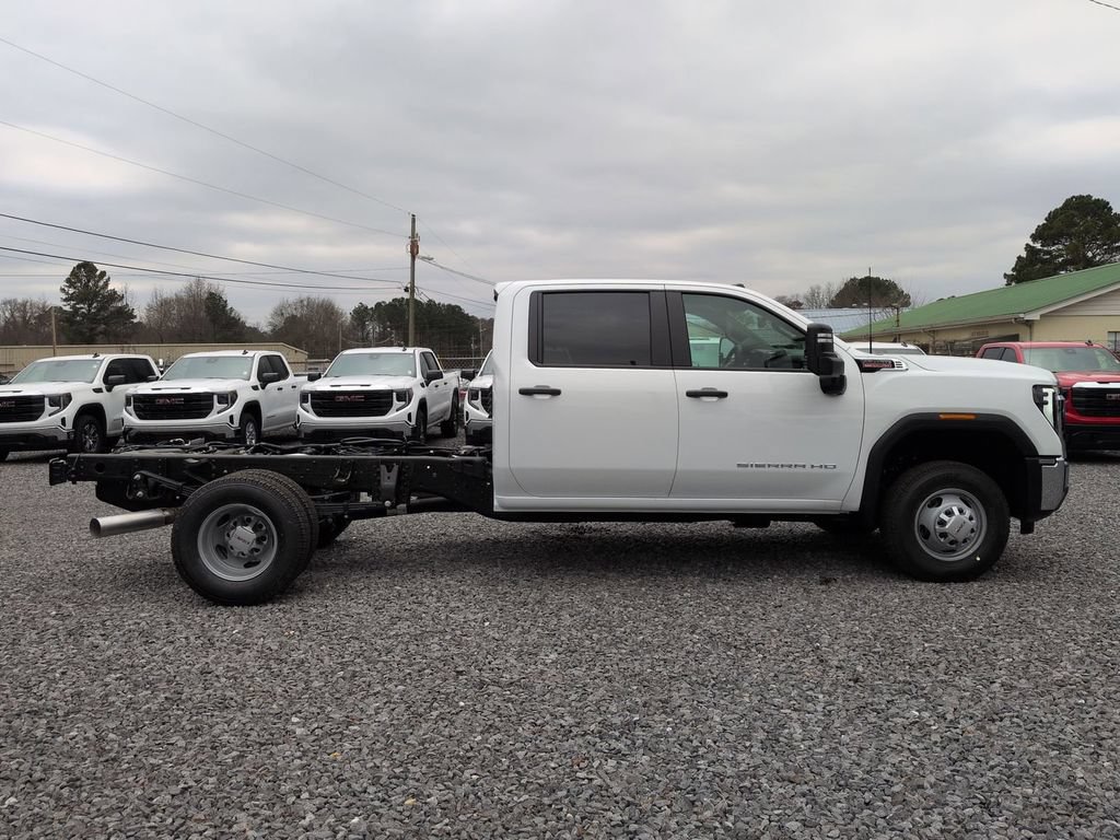 New 2026 GMC Sierra 3500 HD Chassis Cab Pro Truck — photo 2 of 4