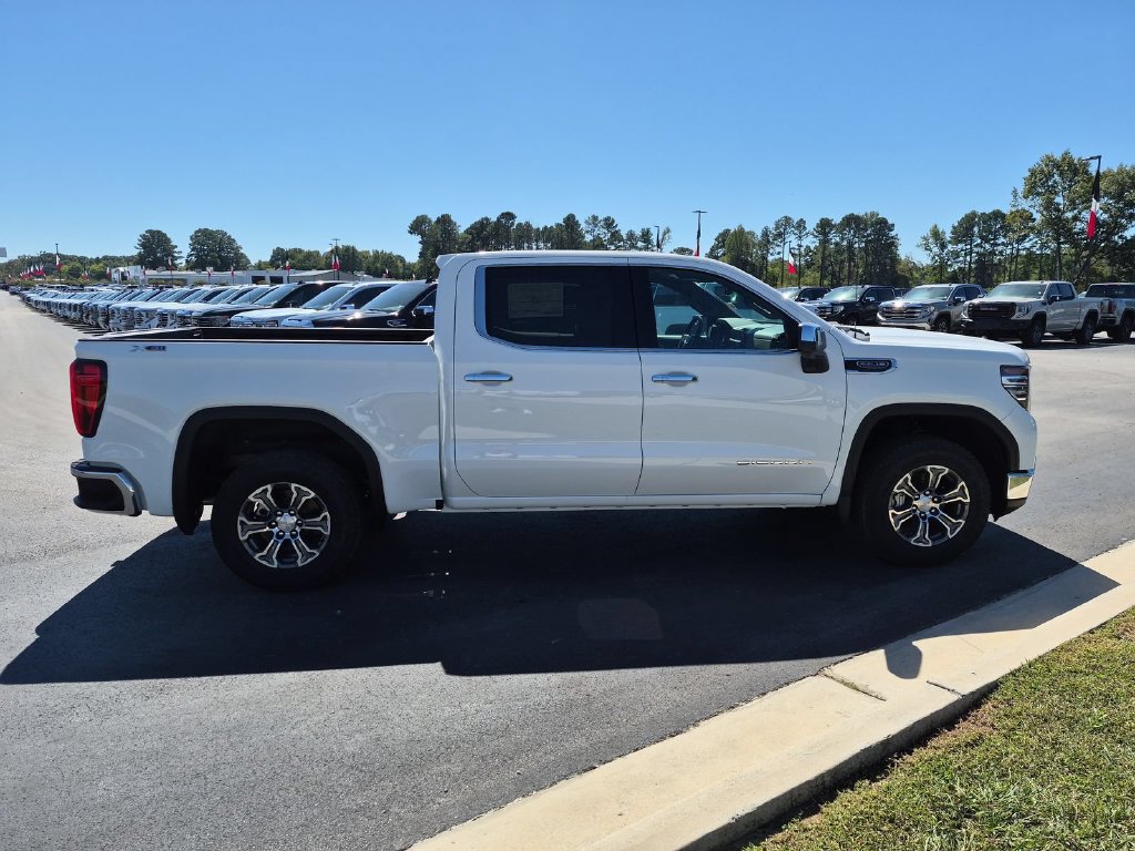 New 2026 GMC Sierra 1500 SLT Truck — photo 2 of 4