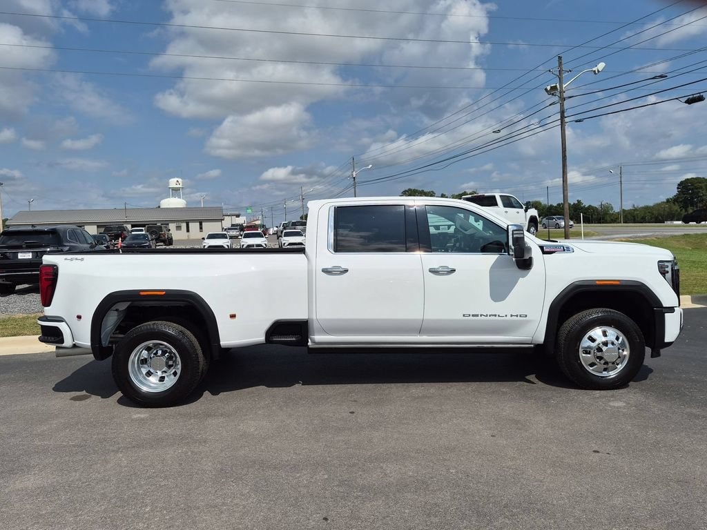 Used 2024 GMC Sierra 3500 HD Denali DRW Truck Used 2024 GMC Sierra 3500 HD Denali DRW Truck — photo 2 of 4