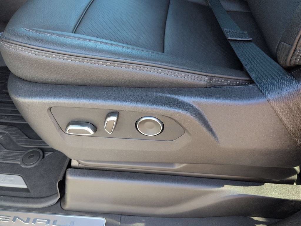 New 2026 GMC Sierra 1500 Denali Truck — photo 3 of 4