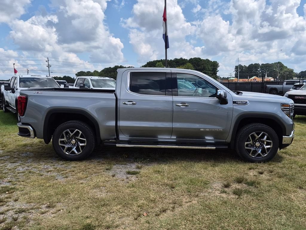 New 2026 GMC Sierra 1500 SLT Truck — photo 2 of 4
