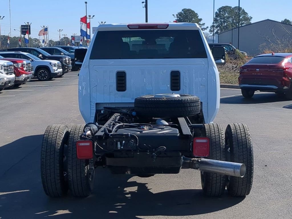 New 2026 GMC Sierra 3500 HD Chassis Cab Pro Truck — photo 4 of 4