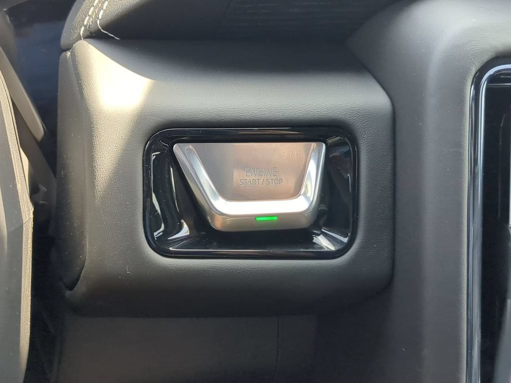 2026 GMC Yukon AT4 Ultimate - Photo 16