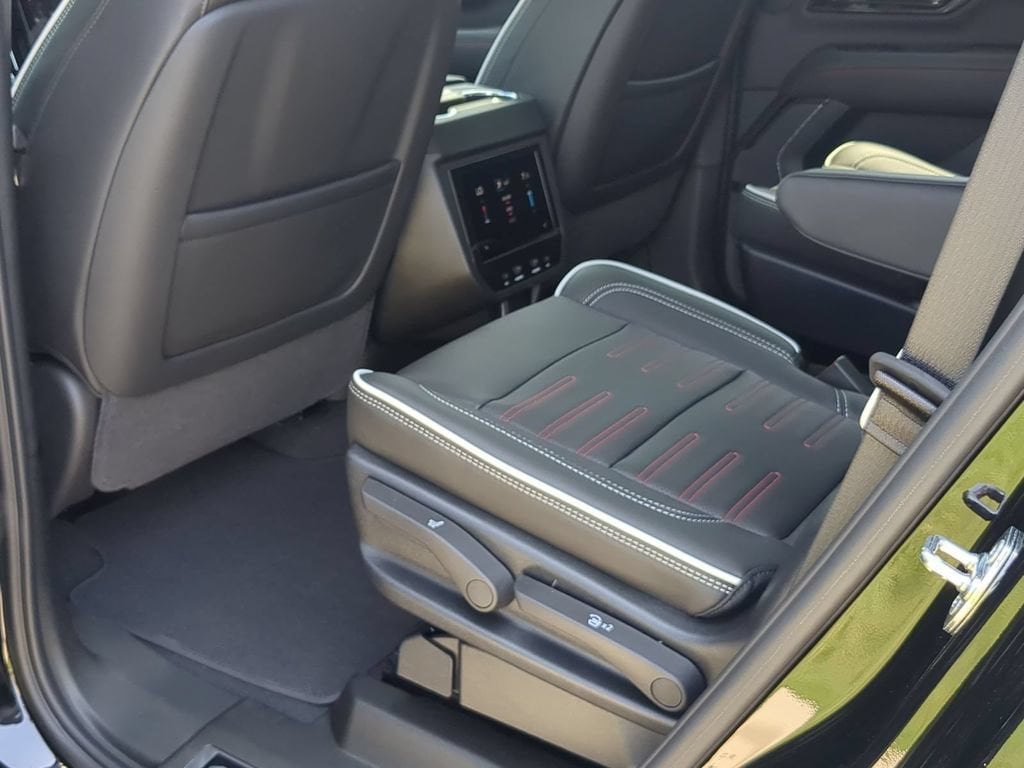 2026 GMC Yukon AT4 Ultimate - Photo 25