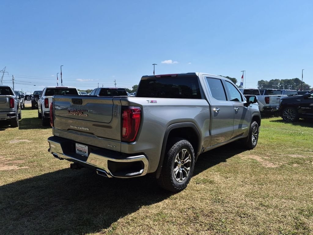 New 2026 GMC Sierra 1500 SLT Truck — photo 3 of 4