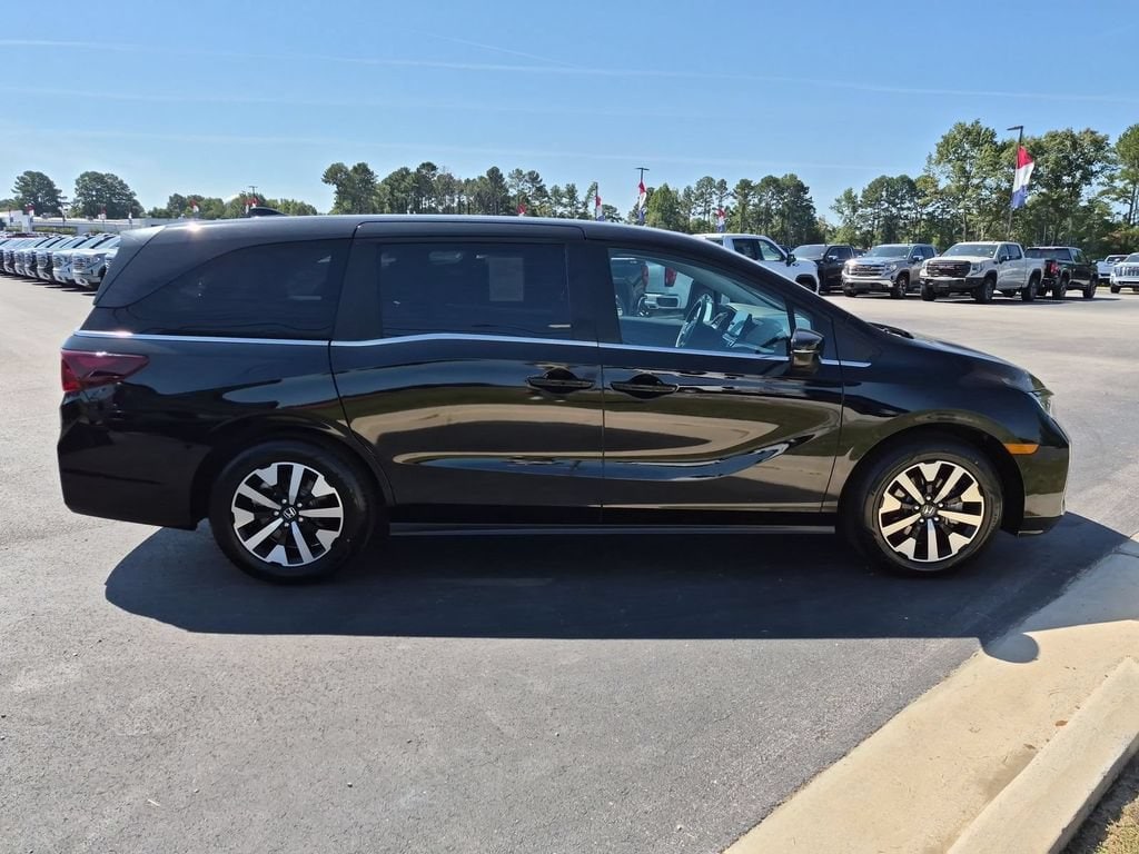 Used 2025 Honda Odyssey EX-L Used 2025 Honda Odyssey EX-L — photo 2 of 4