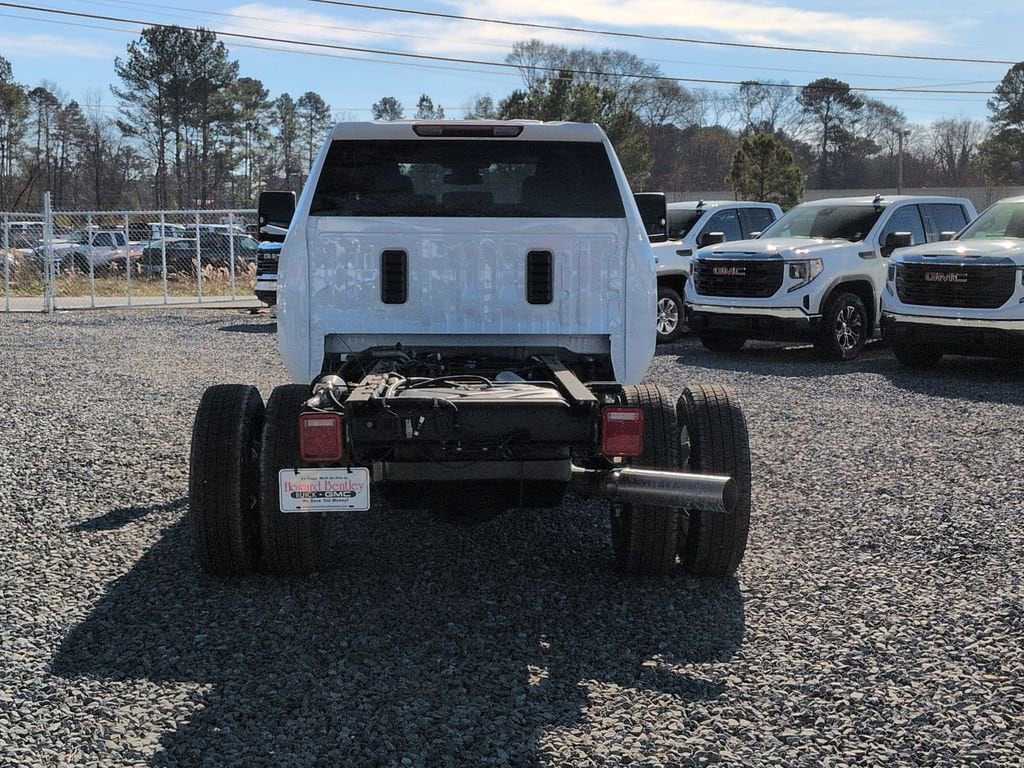 New 2026 GMC Sierra 3500 HD Chassis Cab Pro Truck — photo 4 of 4