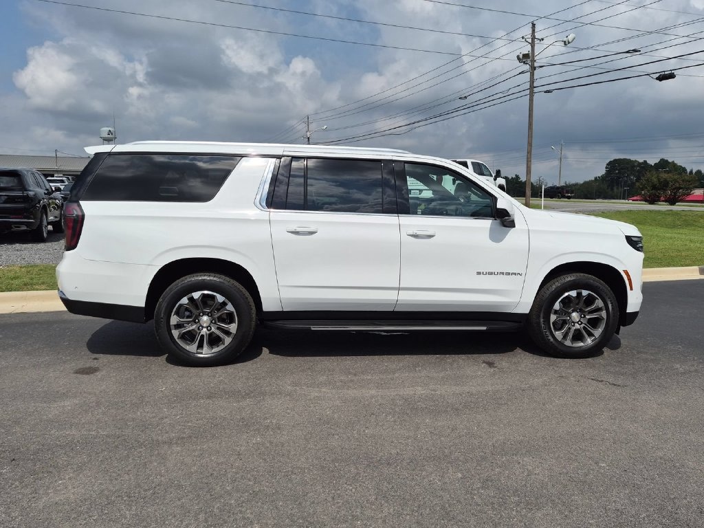 Used 2025 Chevrolet Suburban LS SUV — photo 2 of 4