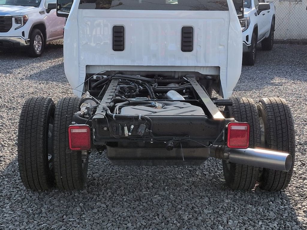 2026 GMC Sierra 3500 Chassis Cab Pro - Photo 22