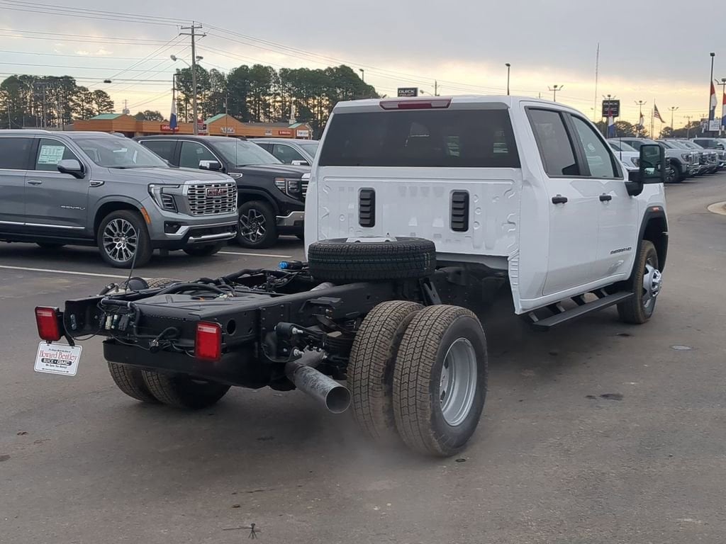 New 2026 GMC Sierra 3500 HD Chassis Cab Pro Truck New 2026 GMC Sierra 3500 HD Chassis Cab Pro Truck — photo 3 of 4