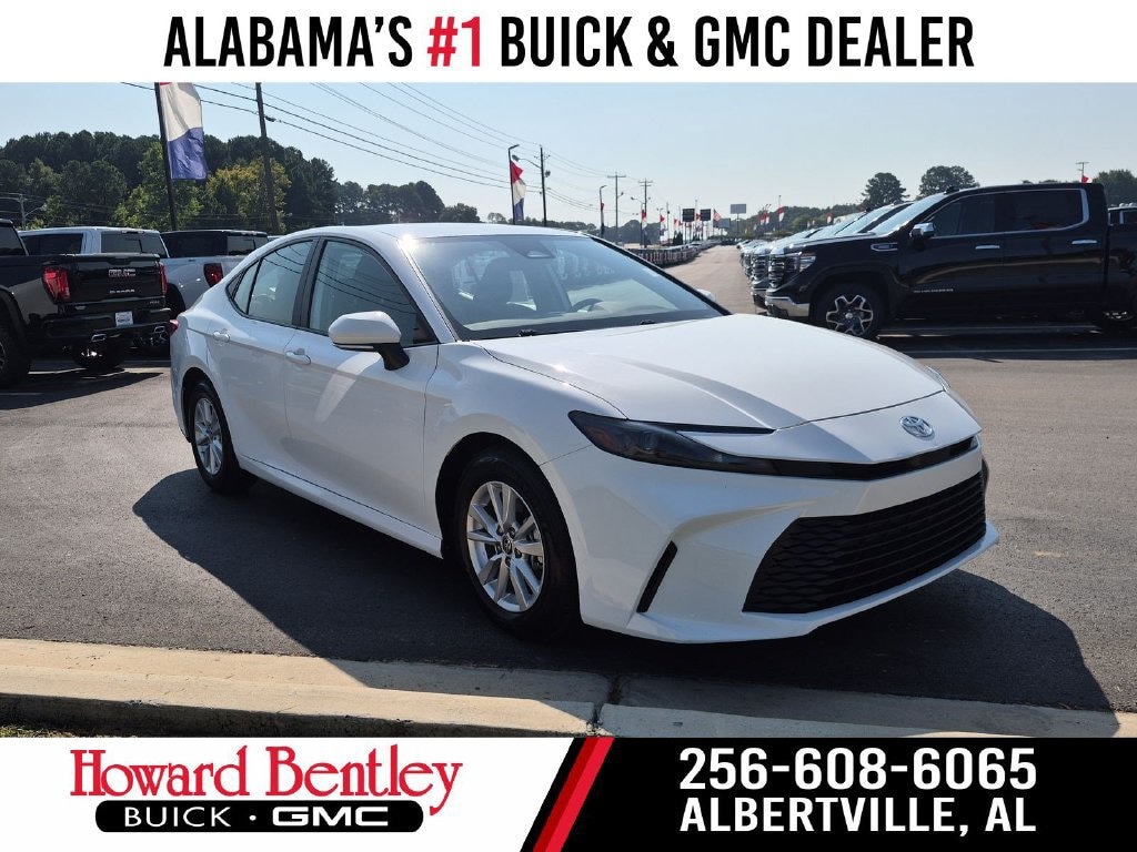 Used 2025 Toyota Camry LE Used 2025 Toyota Camry LE — photo 1 of 4