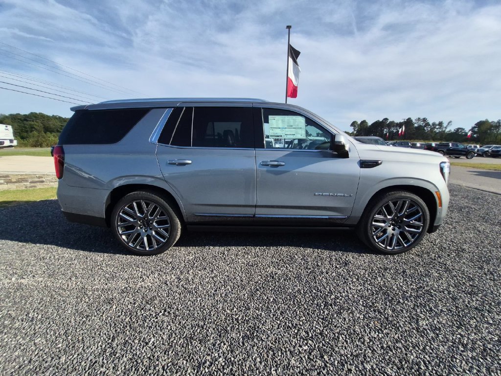 New 2027 GMC Yukon Denali Ultimate SUV — photo 2 of 4